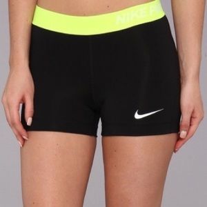 Nike Pro Shorts 🖤💚